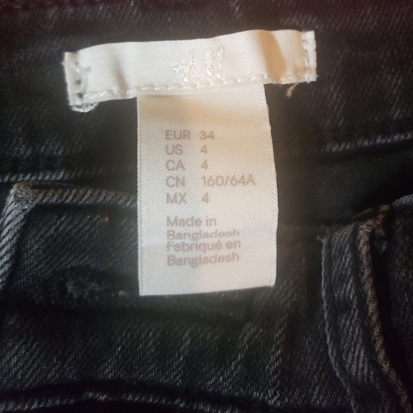 H&M black/gray mid-rise denim booty shorts - Picture 3 of 3